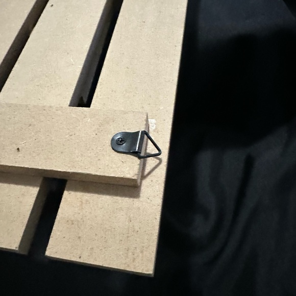 True Living Wall Shelf with Hooks Brand New - Picture 6 of 6